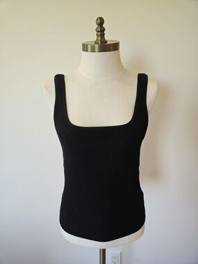 Aritzia Babaton NWT Sculpt Knit Black Ribbed Tank Top